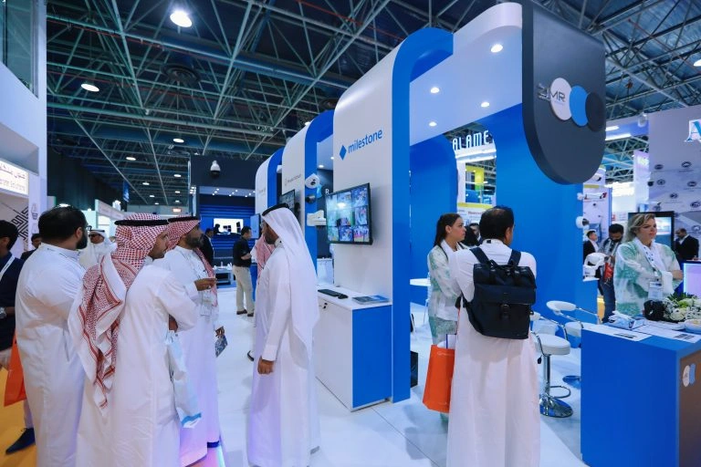 بناء وخدمات المنصات